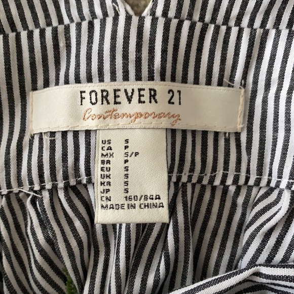 NWOT Forever 21 peplum embroidered blouse - Picture 4 of 4